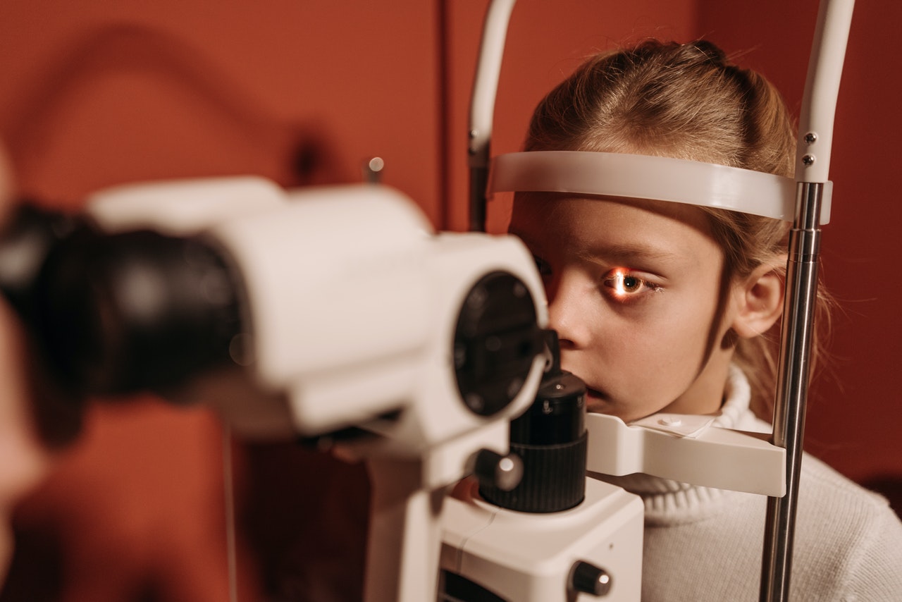 how-to-diagnose-vision-defects-for-children-feminic-feathers